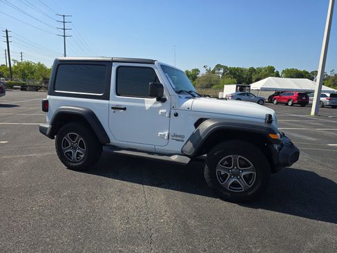 Used 2018 Jeep Wrangler Sport image 2