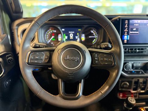 Used 2024 Jeep Wrangler Unlimited AWD/4WD image 23