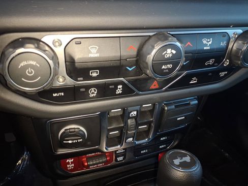 Used 2026 Jeep Wrangler Unlimited Rubicon image 38