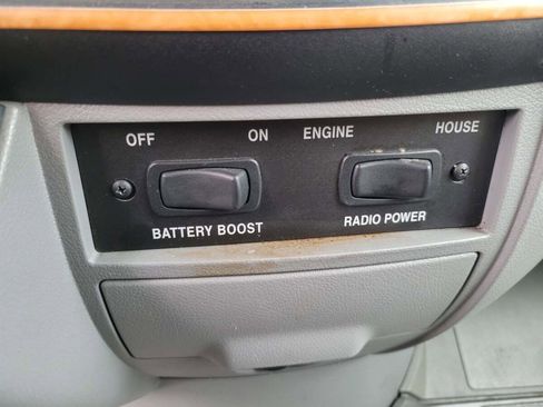 Used 2011 Mercedes-Benz Sprinter 3500 image 37