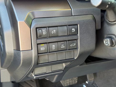 Used 2025 Toyota 4Runner TRD Off-Road Premium image 17