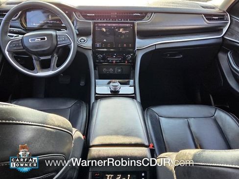 Used 2023 Jeep Grand Cherokee L Limited w/ Black Appearance Package RWD image 9