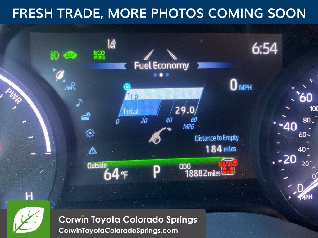 Used 2025 Toyota Sienna XLE AWD/4WD image 14