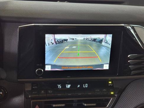 Used 2026 Toyota Camry Hybrid FWD image 15