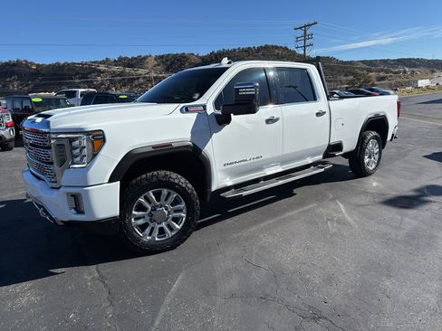 Used 2023 GMC Sierra 2500 Denali image 3