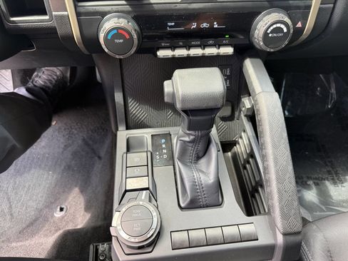Used 2025 Toyota Tacoma SR5 AWD/4WD image 22