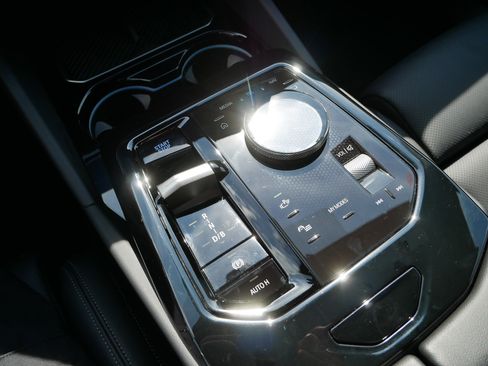 Used 2024 BMW i5 eDrive40i w/ Premium Package image 27