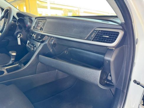 Used 2017 Kia Optima LX FWD image 25