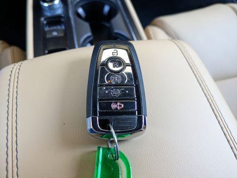 Used 2023 Lincoln Corsair Reserve w/ Equipment Group 202A image 31