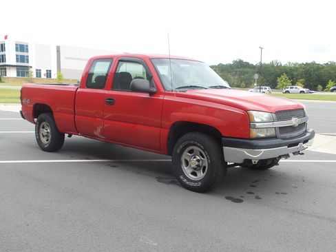 Used 2004 Chevrolet Silverado 1500 W/T image 12