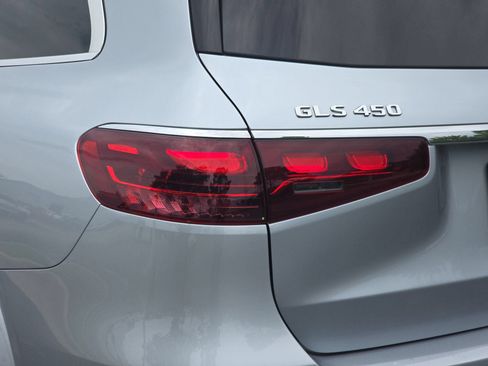 Certified 2024 Mercedes-Benz GLS 450 4MATIC image 33