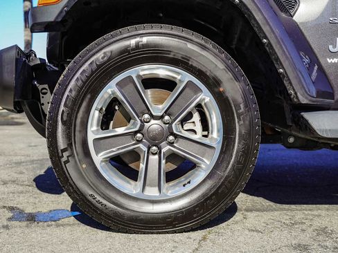 Used 2022 Jeep Wrangler Unlimited Sahara image 9