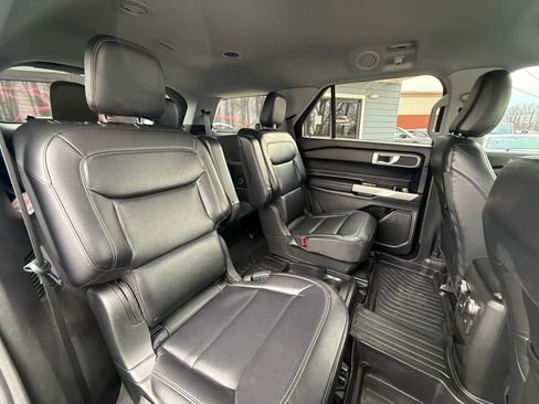 Used 2021 Ford Explorer XLT w/ Equipment Group 202A image 26