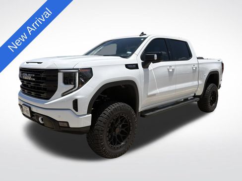 Used 2025 GMC Sierra 1500 Elevation w/ Elevation Premium Package AWD/4WD image 1