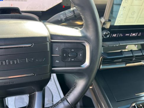 Used 2024 GMC Hummer EV 3X w/ LPO, Illumination Package image 34