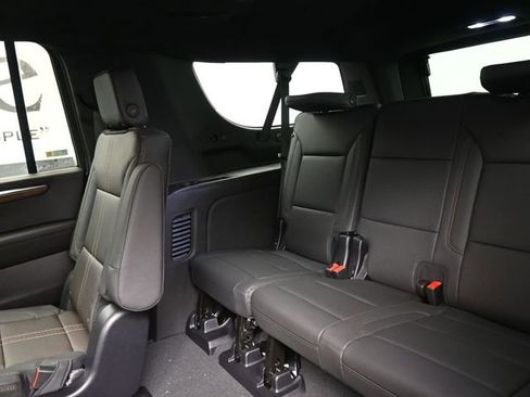 New 2026 Chevrolet Suburban High Country AWD/4WD image 9