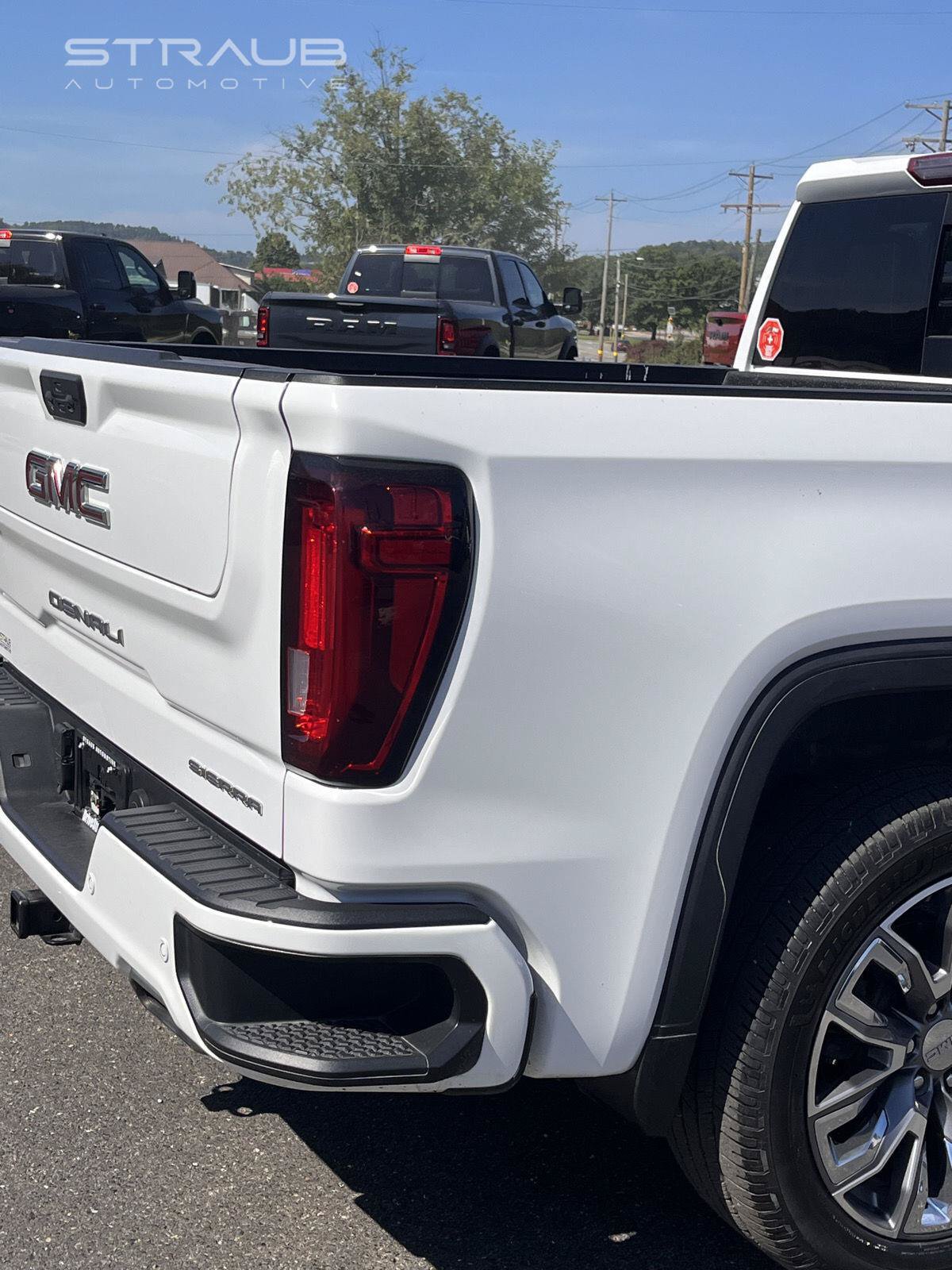 Used 2023 GMC Sierra 1500 Denali w/ Denali Reserve Package AWD/4WD image 6