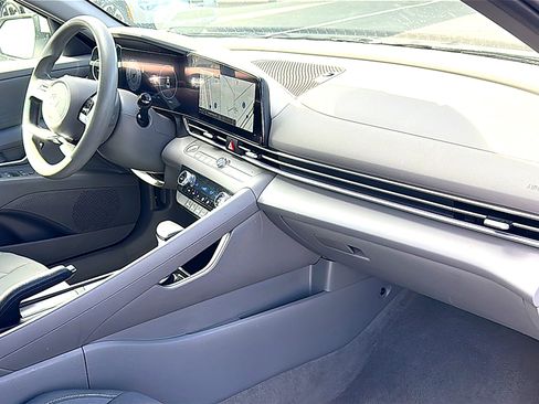 Used 2024 Hyundai Elantra SEL image 22