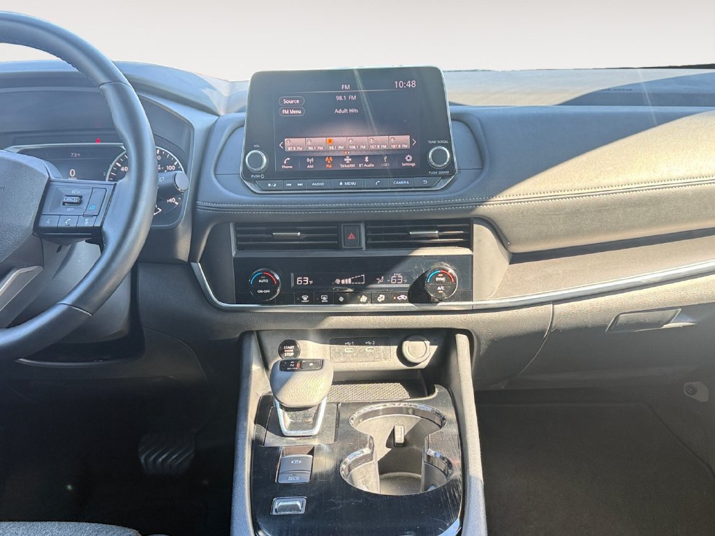 Used 2025 Nissan Rogue SV FWD image 11