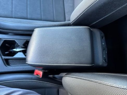 Certified 2022 Volkswagen Taos SE w/ Panoramic Sunroof Package image 29