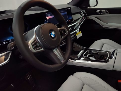 Used 2026 BMW X5 xDrive40i w/ M Sport Package AWD/4WD image 4