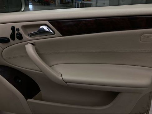 Used 2005 Mercedes-Benz C 320 4MATIC Sedan image 27