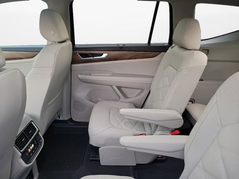 New 2026 Volkswagen Atlas SE FWD image 13
