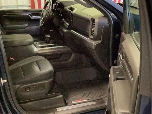 Used 2023 Chevrolet Silverado 1500 LTZ AWD/4WD image 18