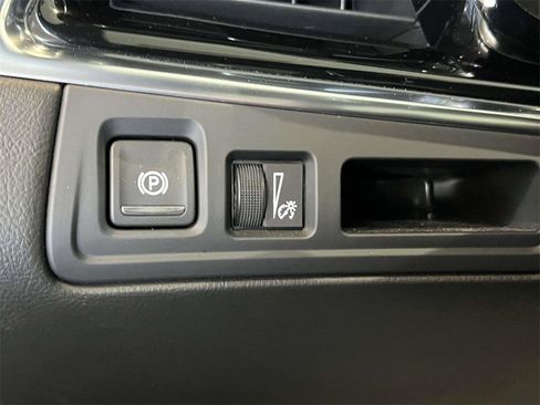 Certified 2025 Cadillac XT6 Luxury image 27