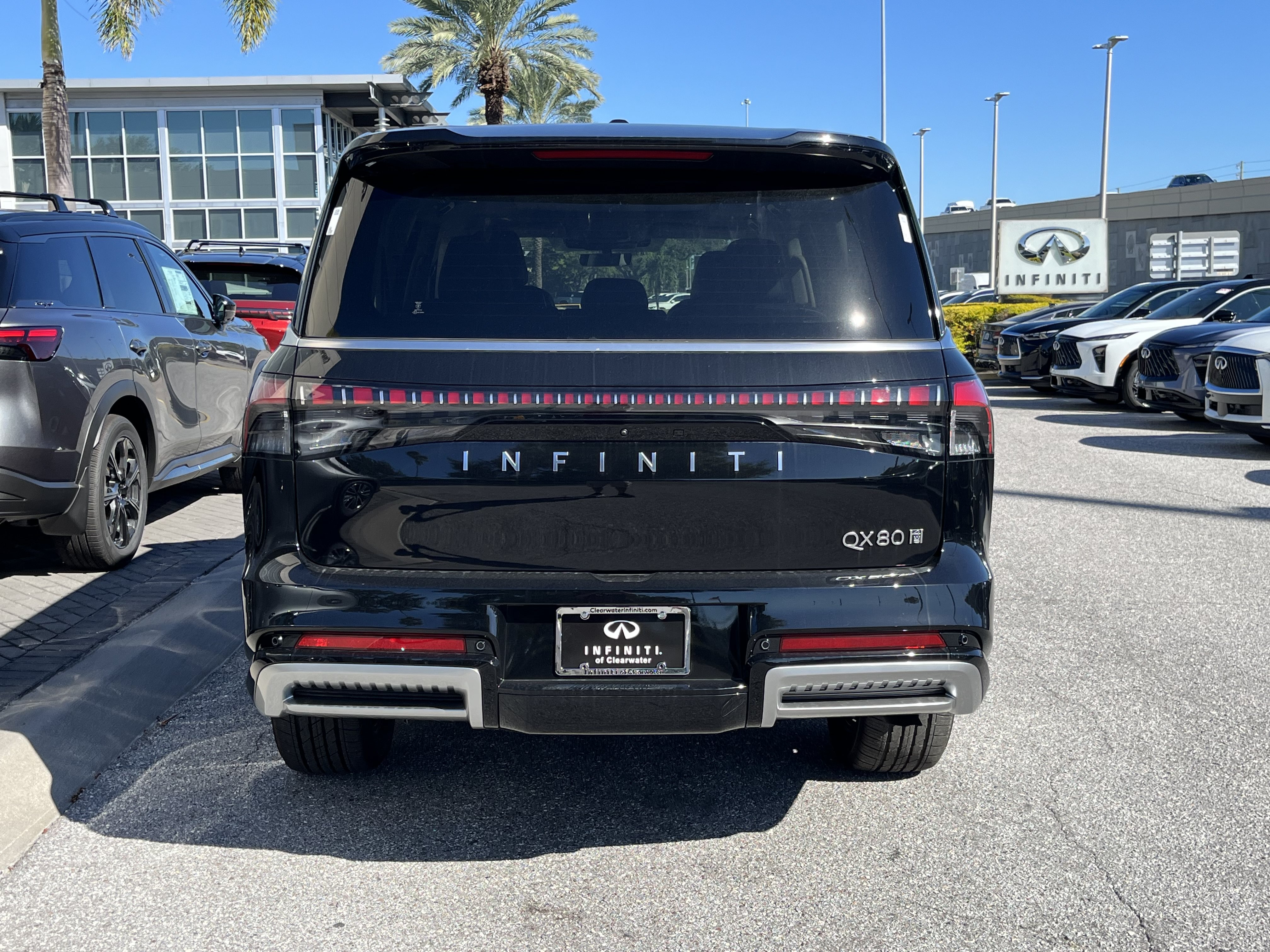 New 2027 INFINITI QX80 Luxe w/ Cargo Package RWD image 4