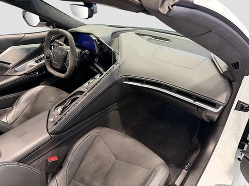 Used 2023 Chevrolet Corvette Stingray Premium Conv w/ Z51 Performance Package RWD image 23