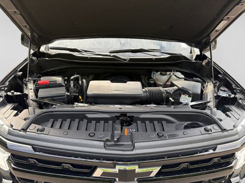 Used 2025 Chevrolet Silverado 1500 LT Trail Boss w/ Convenience Package II AWD/4WD image 13