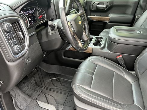 Used 2020 Chevrolet Silverado 1500 High Country w/ Technology Package AWD/4WD image 15