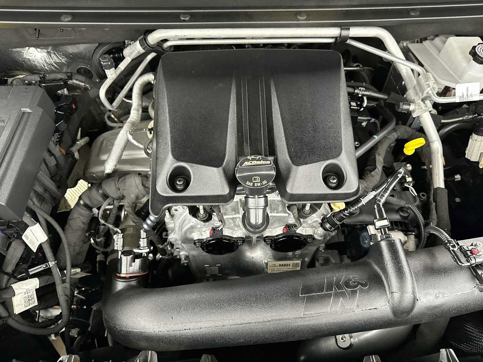Used 2024 Chevrolet Colorado ZR2 w/ Safety Package AWD/4WD image 27