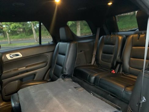 Used 2015 Ford Explorer XLT AWD/4WD image 17