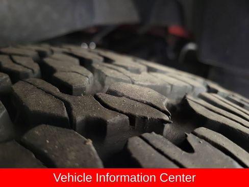 Used 2017 Jeep Wrangler Unlimited Rubicon w/ Connectivity Group image 12