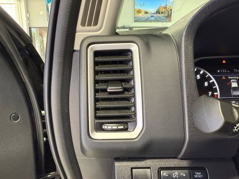 Used 2024 Nissan Frontier SV image 23