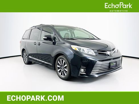Used 2018 Toyota Sienna Limited image 1