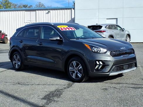 Used 2022 Kia Niro EX image 2