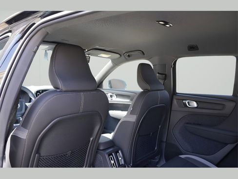 New 2025 Volvo EX40 Core w/ Climate Package image 18