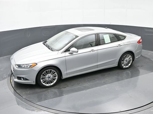 Used 2014 Ford Fusion SE w/ Equipment Group 202A image 31