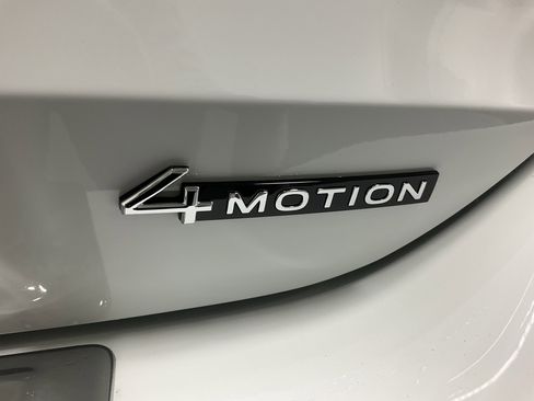 New 2026 Volkswagen Tiguan SE AWD/4WD image 18