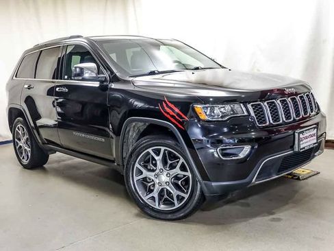 Used 2020 Jeep Grand Cherokee Limited AWD/4WD image 2