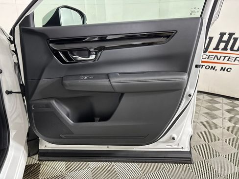 Used 2025 Honda CR-V EX-L image 30