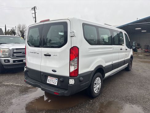 Used 2016 Ford Transit 350 XLT image 4