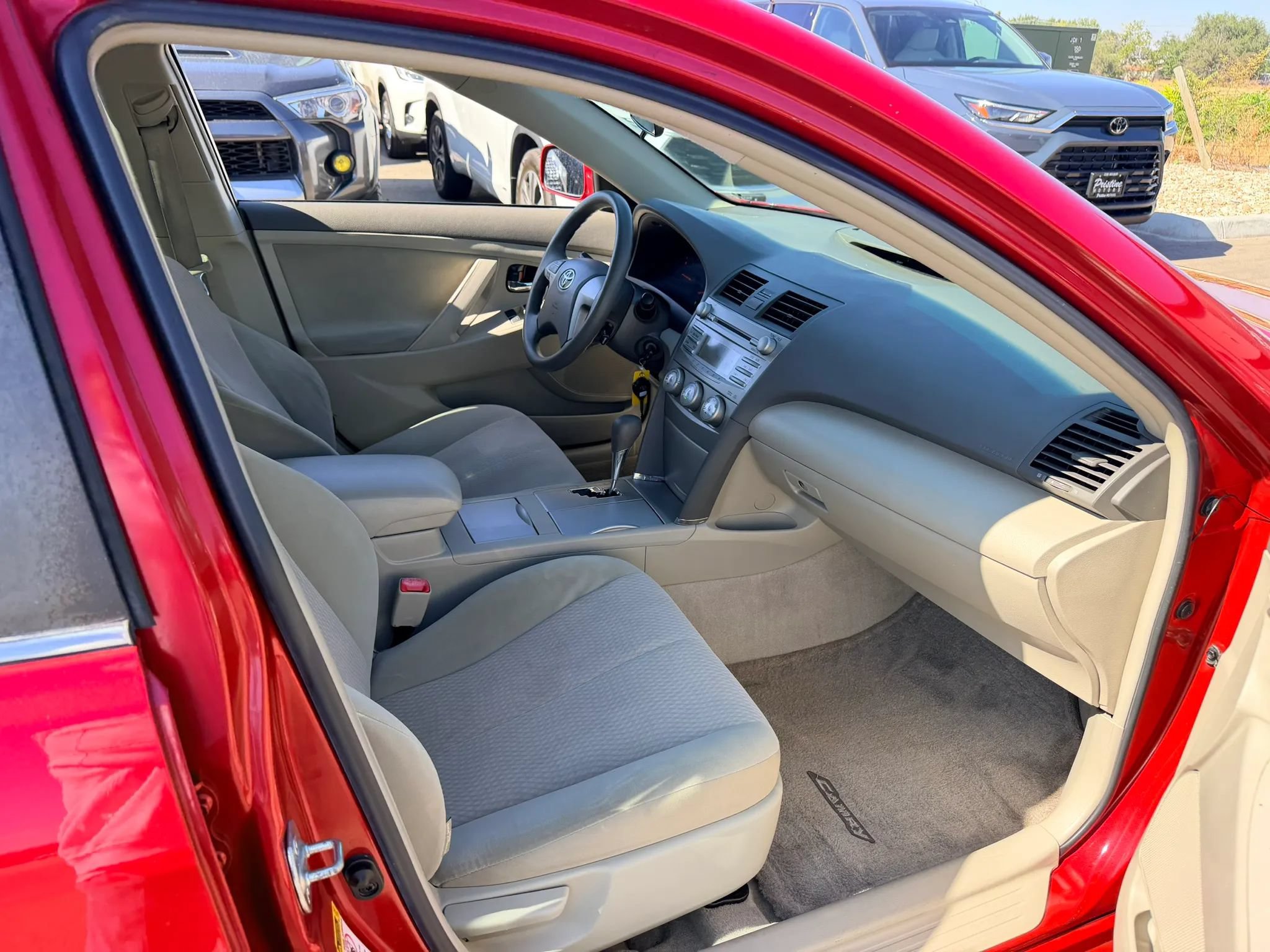 Used 2010 Toyota Camry LE FWD image 18