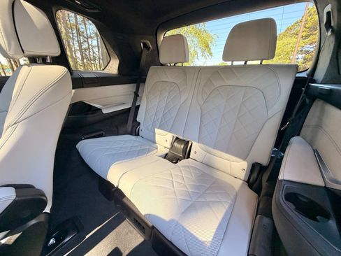 New 2027 BMW X7 xDrive40i w/ M Sport Package AWD/4WD image 19