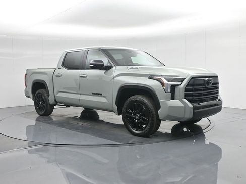 Used 2025 Toyota Tundra Limited image 30