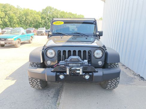 Used 2017 Jeep Wrangler Sport AWD/4WD image 7