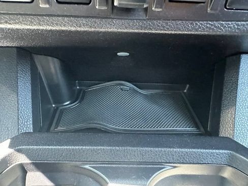 Used 2022 Toyota Tacoma TRD Sport w/ Technology Package AWD/4WD image 32